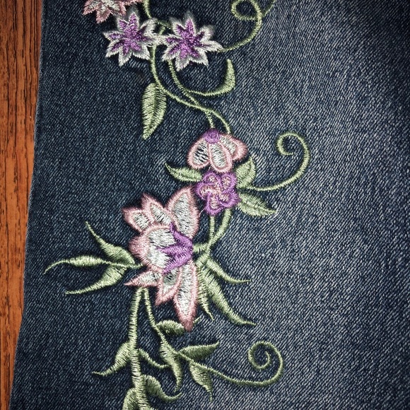 Vintage embroidered jeans - Picture 4 of 9